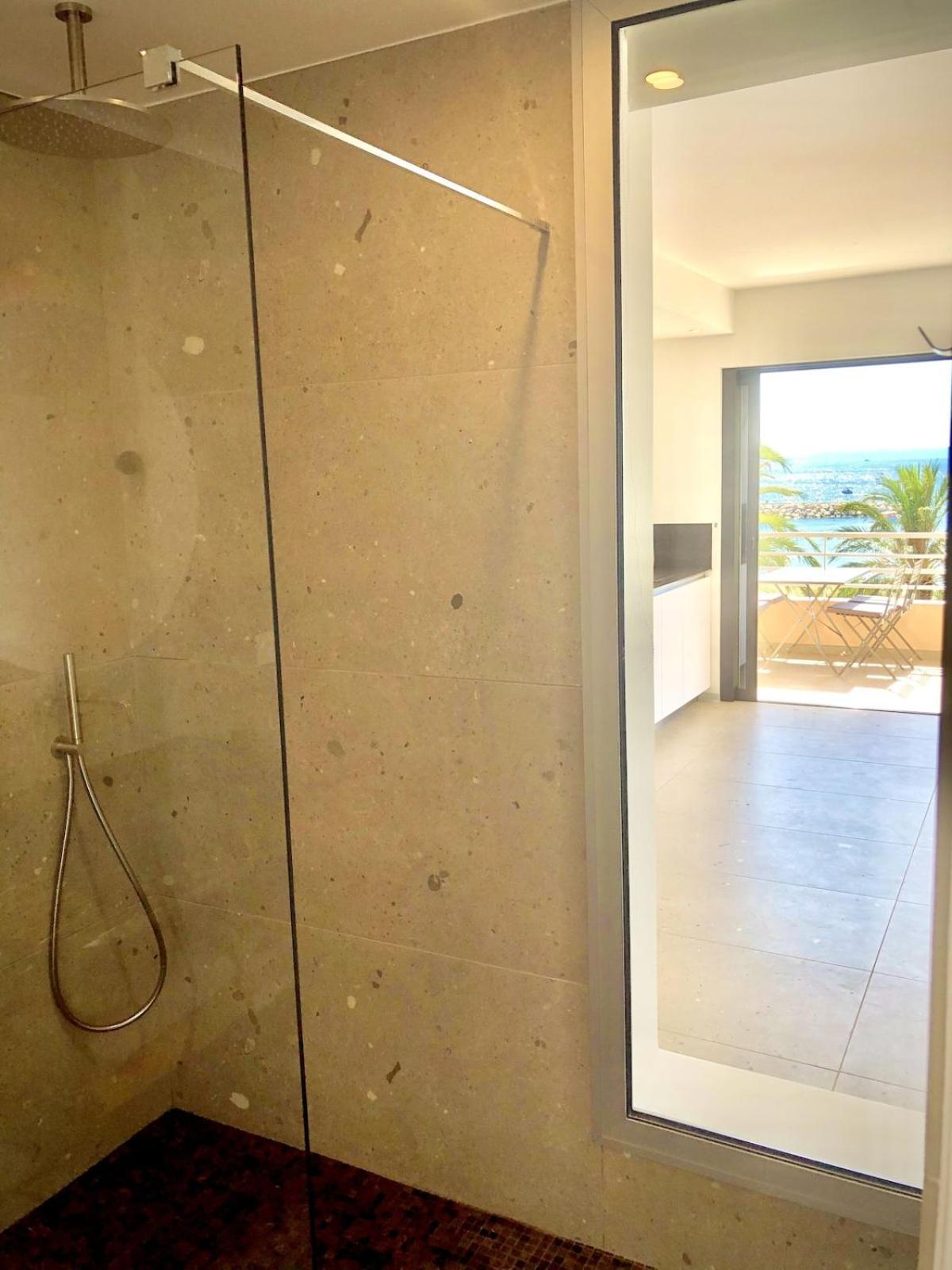 Appartement T3 Lumineux Traversant Totalement Neuf En Face De La Plage Front De Mer Vue Sur Les Iles Vue Mer Panoramique Assuree Residence De La Plage Centre Ville Du Lavandou 3Eme Etage Avec Ascenseur Appartement T3 Le Lavandou Kültér fotó