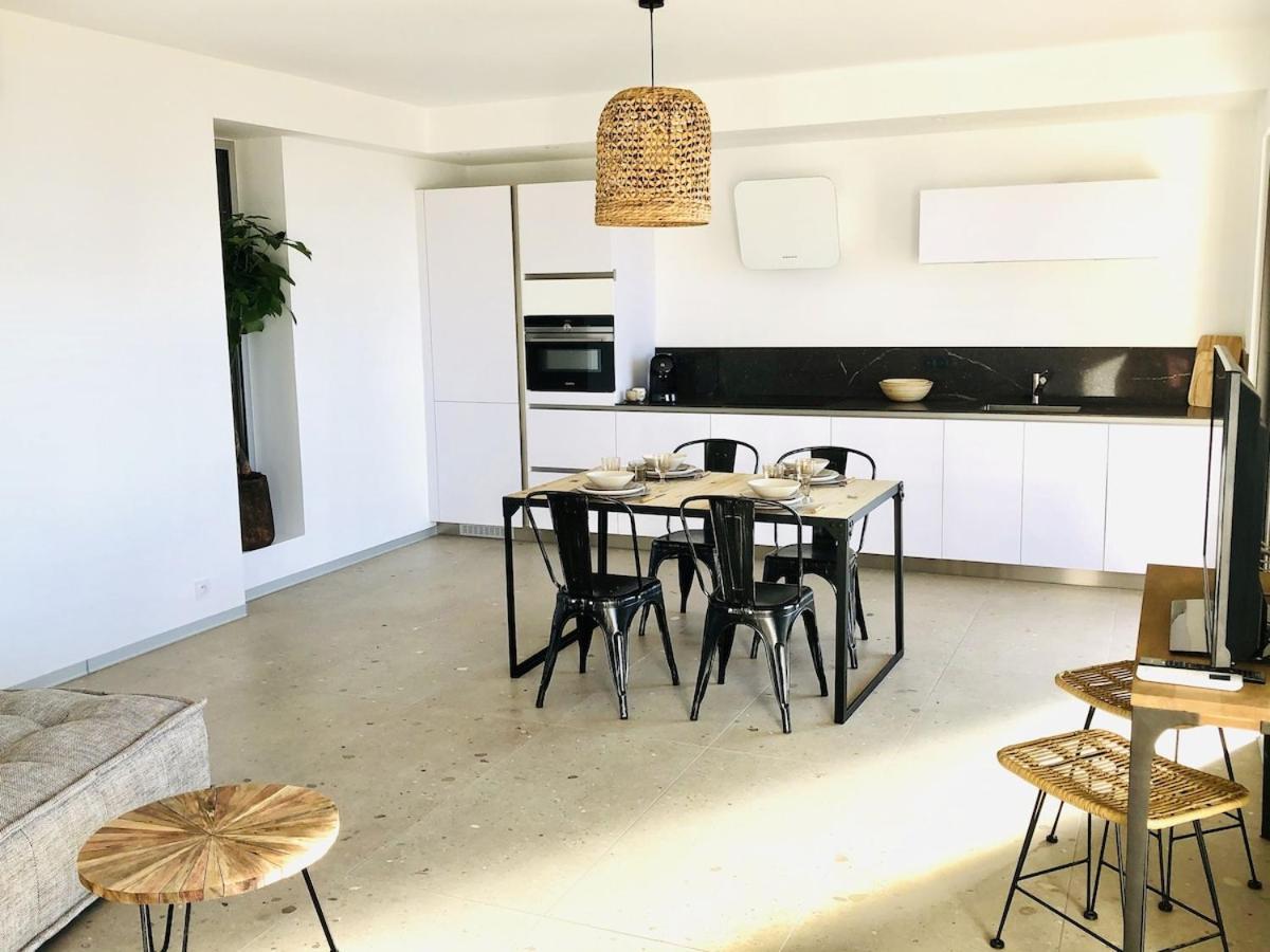 Appartement T3 Lumineux Traversant Totalement Neuf En Face De La Plage Front De Mer Vue Sur Les Iles Vue Mer Panoramique Assuree Residence De La Plage Centre Ville Du Lavandou 3Eme Etage Avec Ascenseur Appartement T3 Le Lavandou Kültér fotó