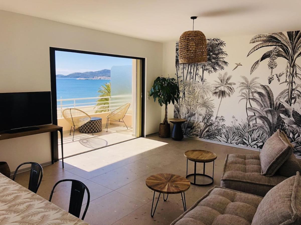 Appartement T3 Lumineux Traversant Totalement Neuf En Face De La Plage Front De Mer Vue Sur Les Iles Vue Mer Panoramique Assuree Residence De La Plage Centre Ville Du Lavandou 3Eme Etage Avec Ascenseur Appartement T3 Le Lavandou Kültér fotó