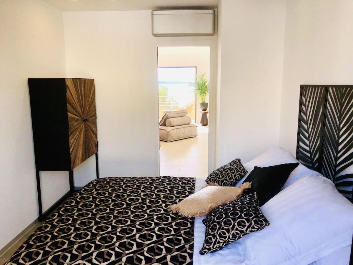 Appartement T3 Lumineux Traversant Totalement Neuf En Face De La Plage Front De Mer Vue Sur Les Iles Vue Mer Panoramique Assuree Residence De La Plage Centre Ville Du Lavandou 3Eme Etage Avec Ascenseur Appartement T3 Le Lavandou Kültér fotó